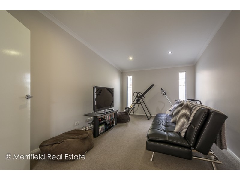 8 Trio Crescent, Mckail WA 6330