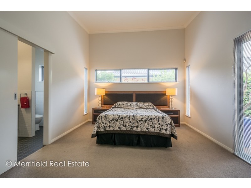8 Trio Crescent, Mckail WA 6330