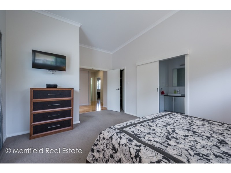 8 Trio Crescent, Mckail WA 6330