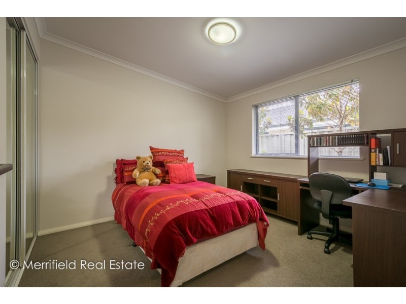 8 Trio Crescent, Mckail WA 6330