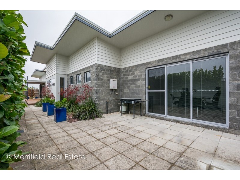 8 Trio Crescent, Mckail WA 6330