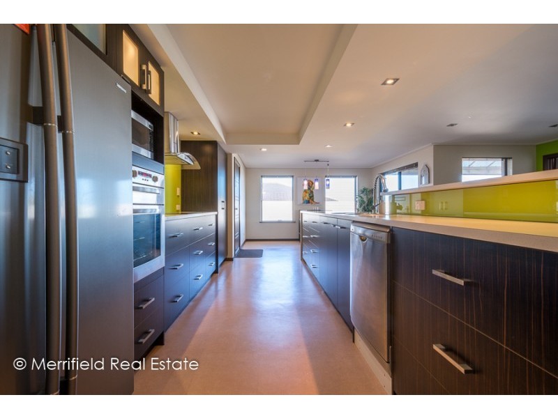 11 Cleave Close, Mckail WA 6330