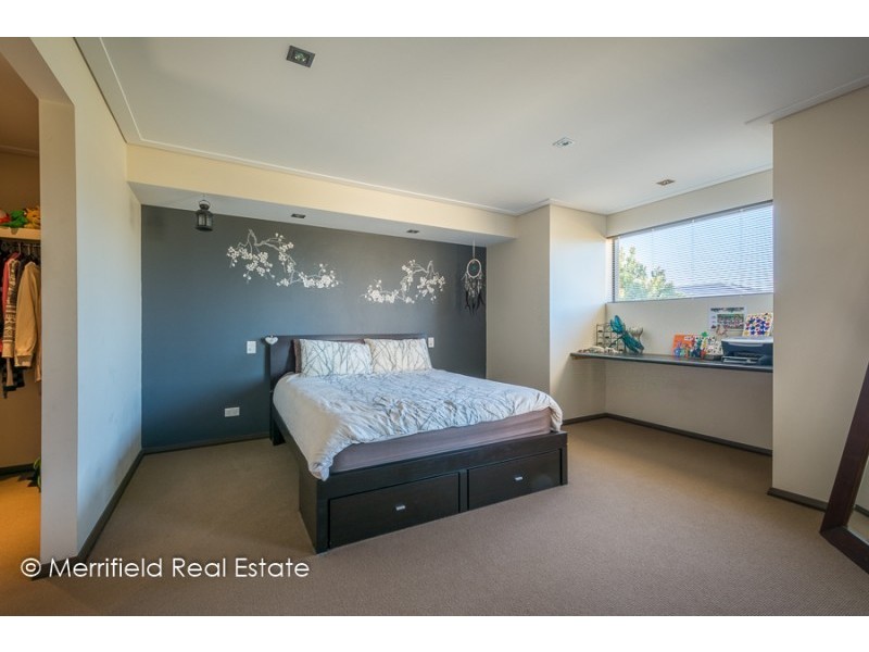 11 Cleave Close, Mckail WA 6330