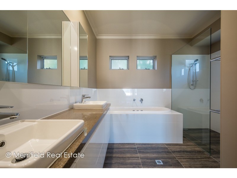 7a Anzac Road, Mira Mar WA 6330