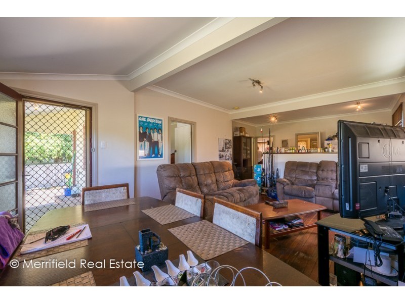 4 Leschenault Street, Lockyer WA 6330