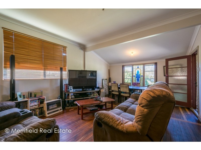 4 Leschenault Street, Lockyer WA 6330