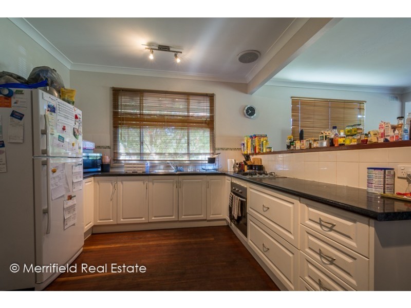 4 Leschenault Street, Lockyer WA 6330