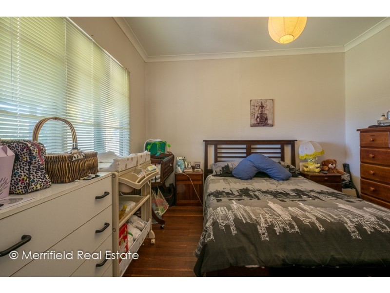 4 Leschenault Street, Lockyer WA 6330