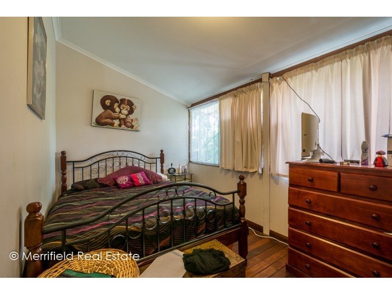 4 Leschenault Street, Lockyer WA 6330