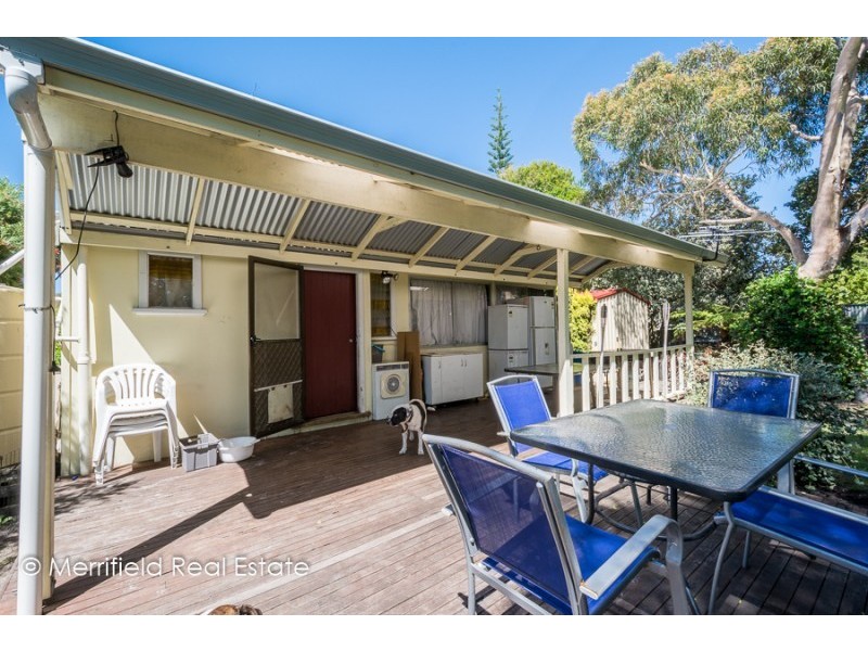 4 Leschenault Street, Lockyer WA 6330