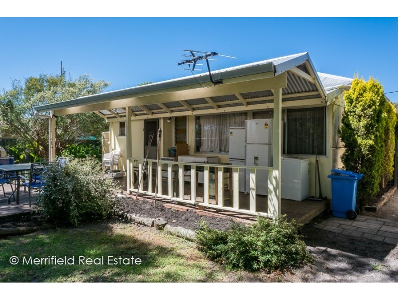 4 Leschenault Street, Lockyer WA 6330