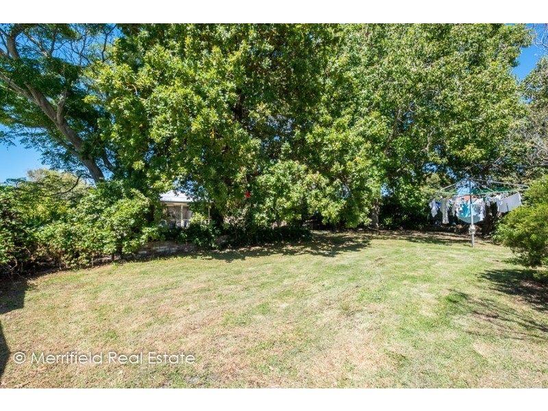 4 Leschenault Street, Lockyer WA 6330