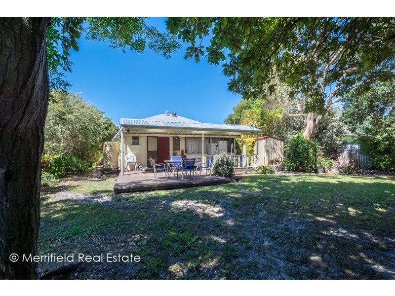 4 Leschenault Street, Lockyer WA 6330