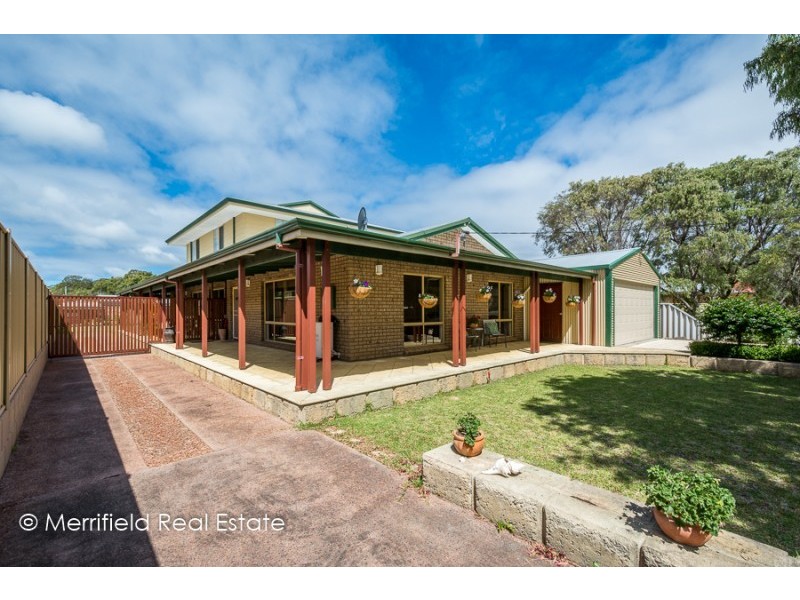 12 Goss Street, Little Grove WA 6330