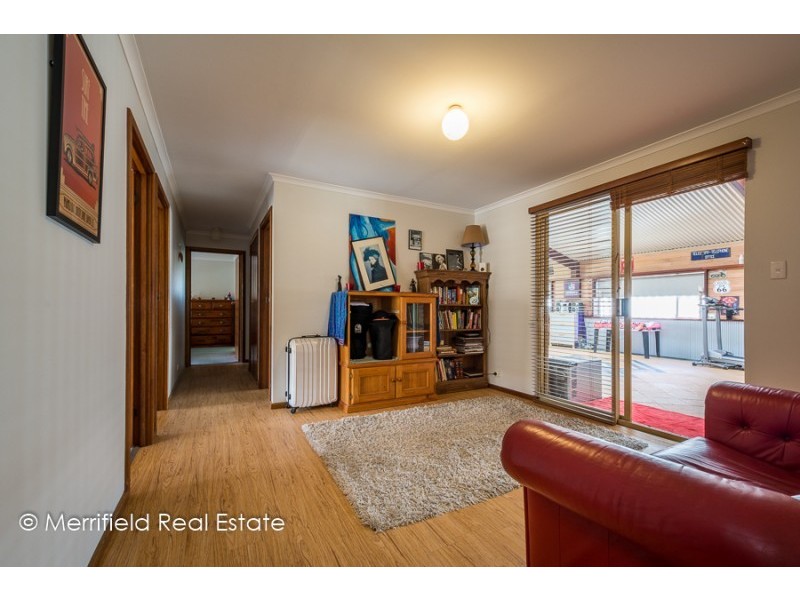 12 Goss Street, Little Grove WA 6330