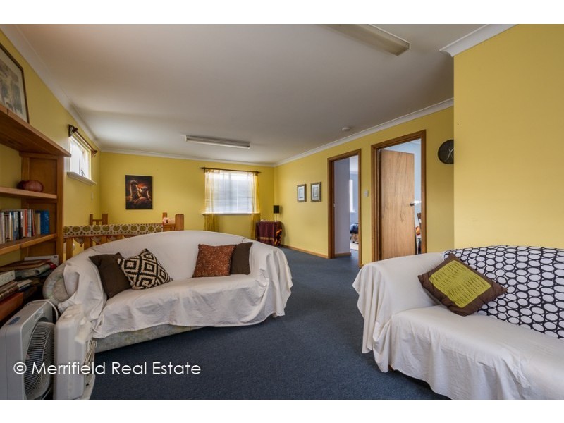 12 Goss Street, Little Grove WA 6330