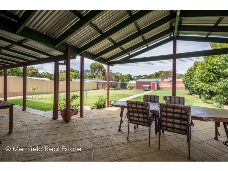12 Goss Street, Little Grove WA 6330