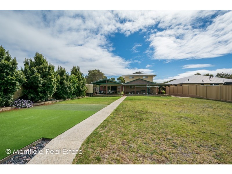 12 Goss Street, Little Grove WA 6330