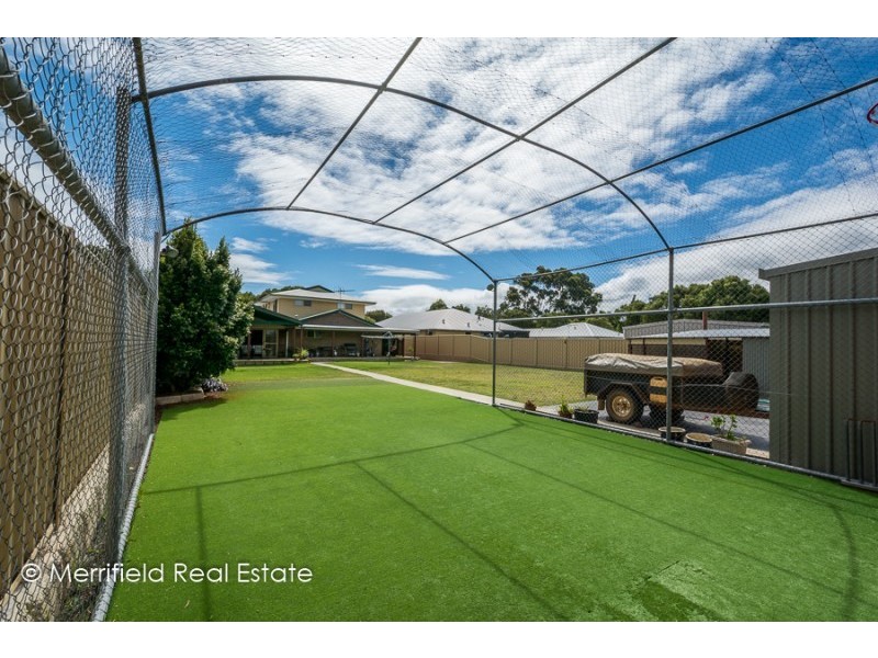 12 Goss Street, Little Grove WA 6330