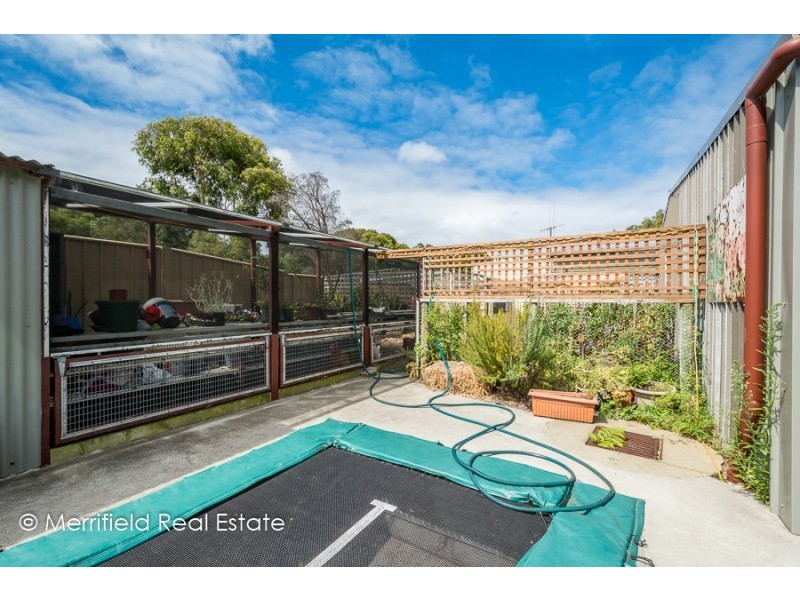 12 Goss Street, Little Grove WA 6330