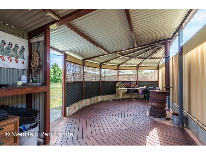 12 Goss Street, Little Grove WA 6330
