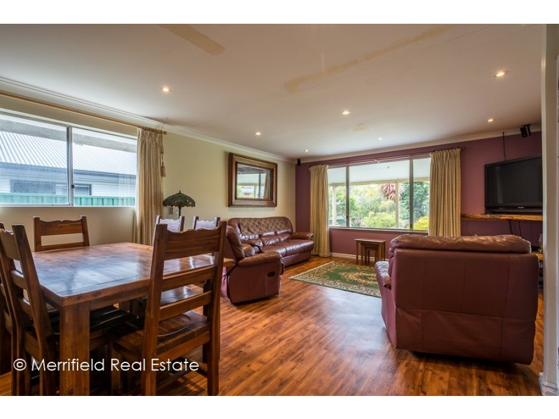 9 Maitland Avenue, Little Grove WA 6330