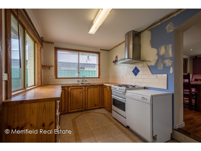 9 Maitland Avenue, Little Grove WA 6330