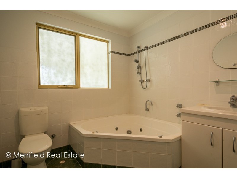 9 Maitland Avenue, Little Grove WA 6330