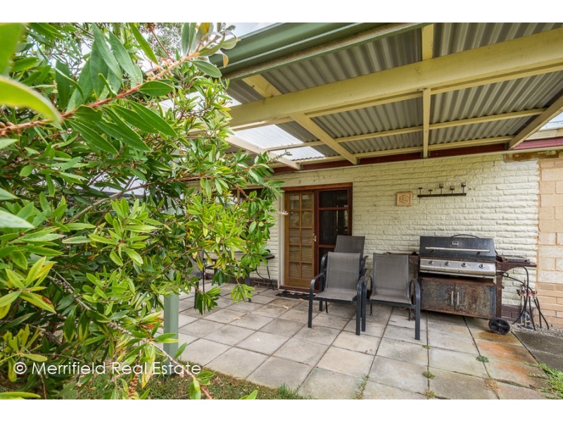 9 Maitland Avenue, Little Grove WA 6330