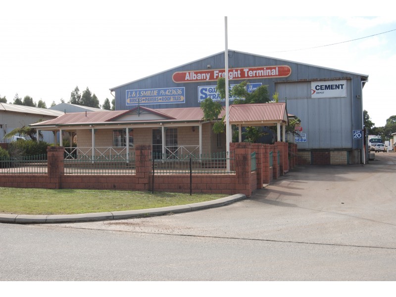 24 Kelly Street, Orana WA 6330