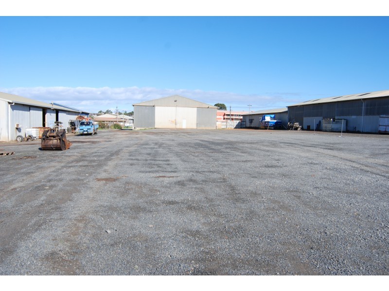 24 Kelly Street, Orana WA 6330