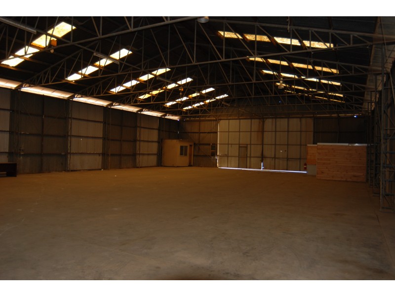 24 Kelly Street, Orana WA 6330