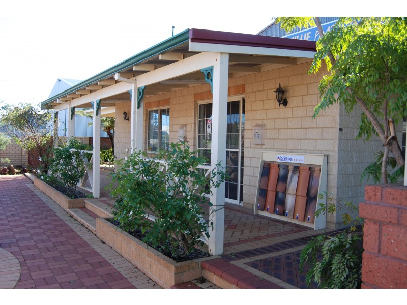 24 Kelly Street, Orana WA 6330