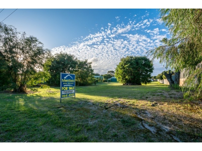 43 Gordon Street, Little Grove WA 6330