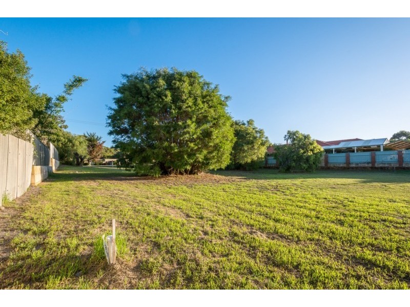 43 Gordon Street, Little Grove WA 6330