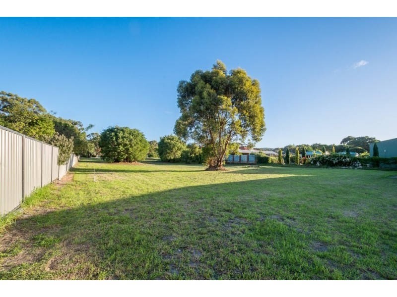 43 Gordon Street, Little Grove WA 6330