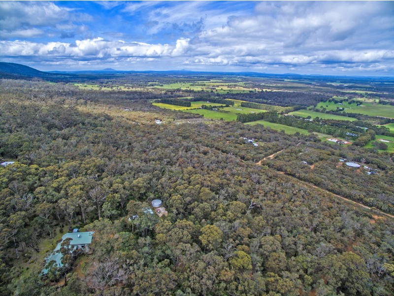 81 Mira Flores Avenue, Porongurup WA 6324