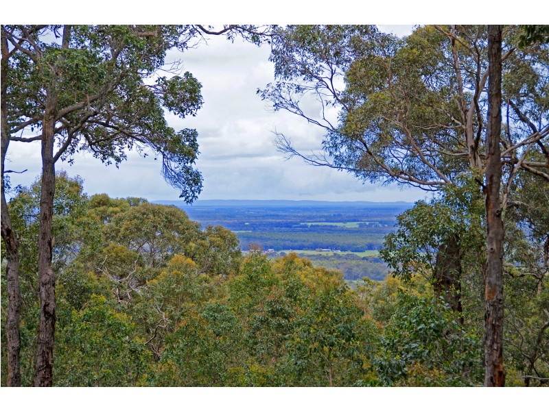 81 Mira Flores Avenue, Porongurup WA 6324