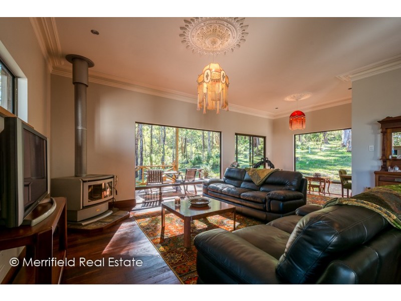 81 Mira Flores Avenue, Porongurup WA 6324