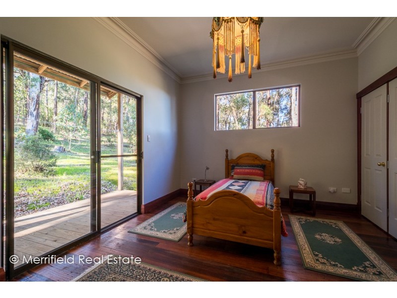 81 Mira Flores Avenue, Porongurup WA 6324