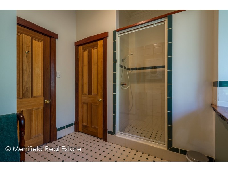 81 Mira Flores Avenue, Porongurup WA 6324