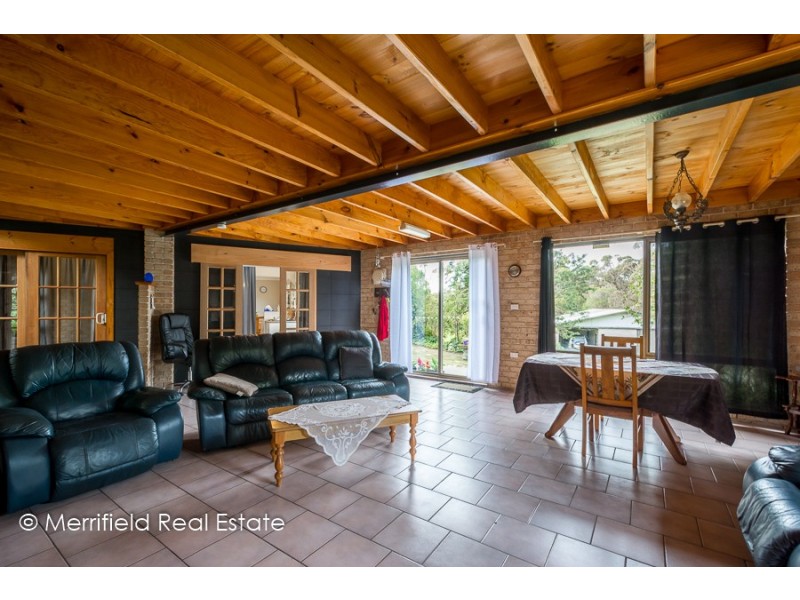 70 Frenchman Bay Road, Mount Elphinstone WA 6330