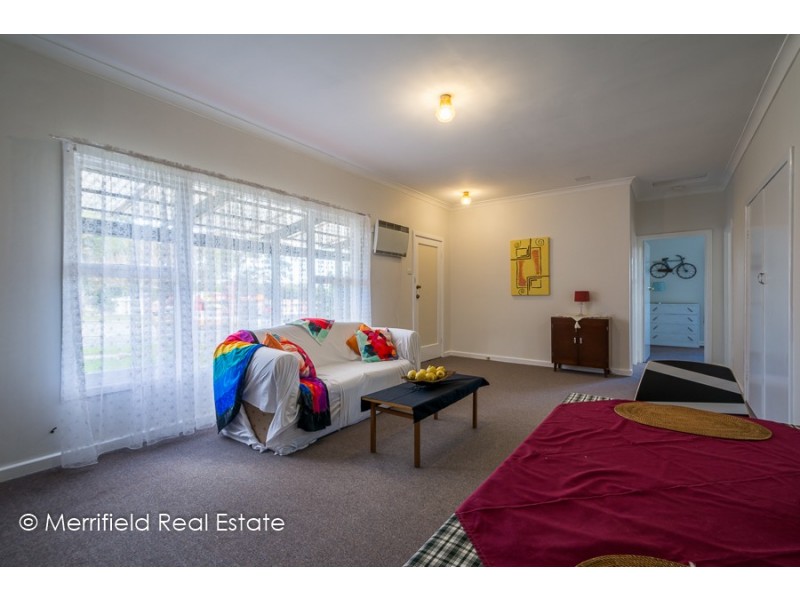 93 Chester Pass Road, Orana WA 6330