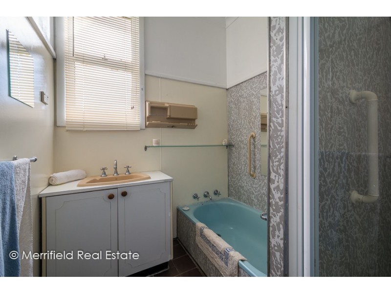 93 Chester Pass Road, Orana WA 6330