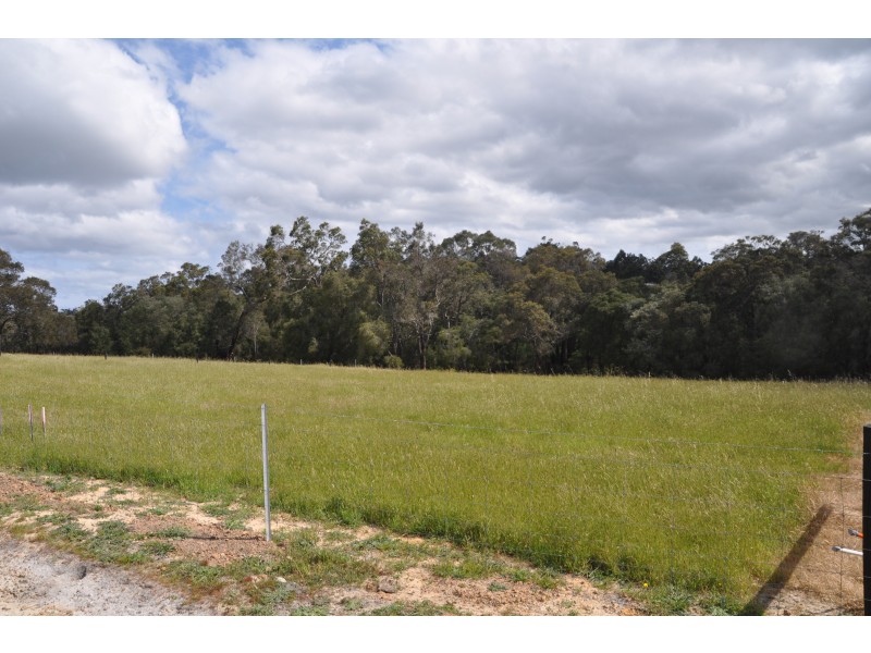 Myola Drive, Kalgan WA 6330