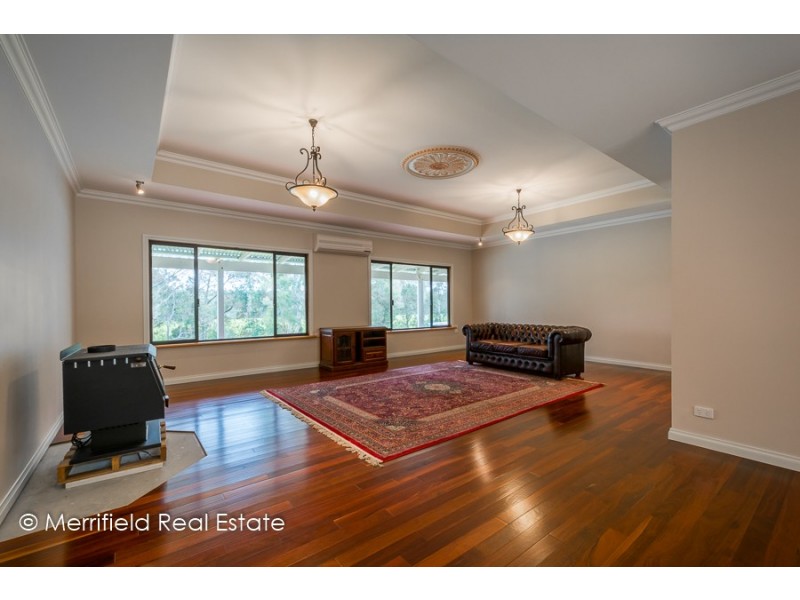 724 Hazzard Road, Millbrook WA 6330