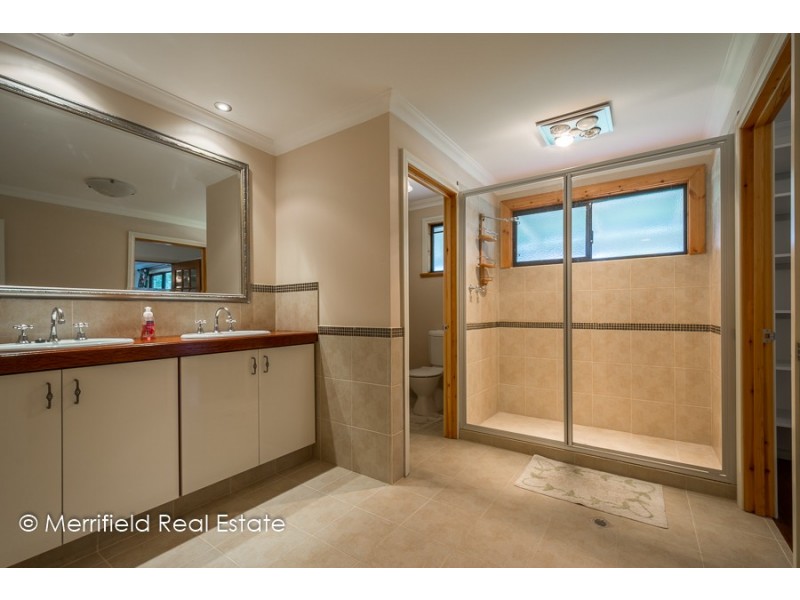 724 Hazzard Road, Millbrook WA 6330