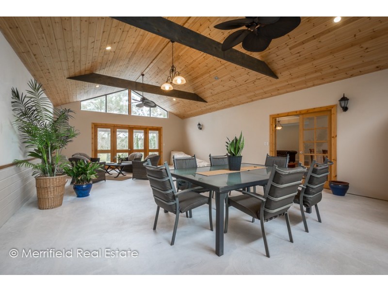 724 Hazzard Road, Millbrook WA 6330