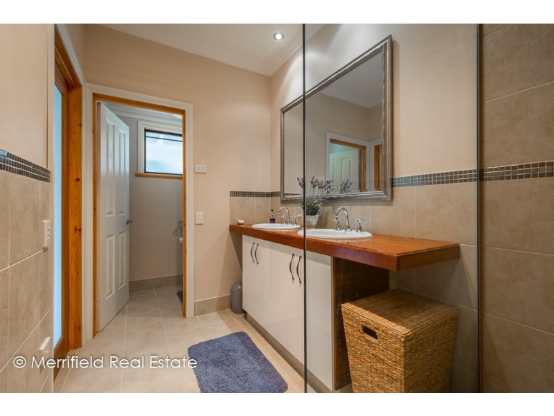 724 Hazzard Road, Millbrook WA 6330