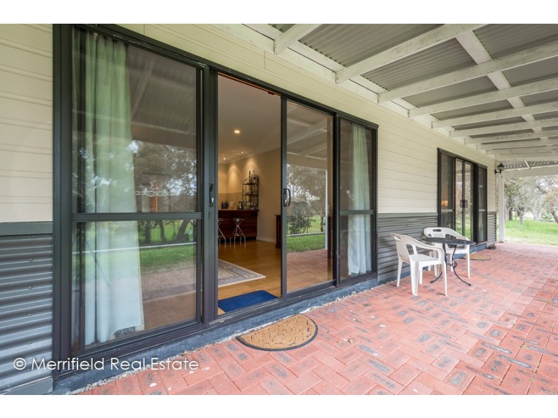 724 Hazzard Road, Millbrook WA 6330